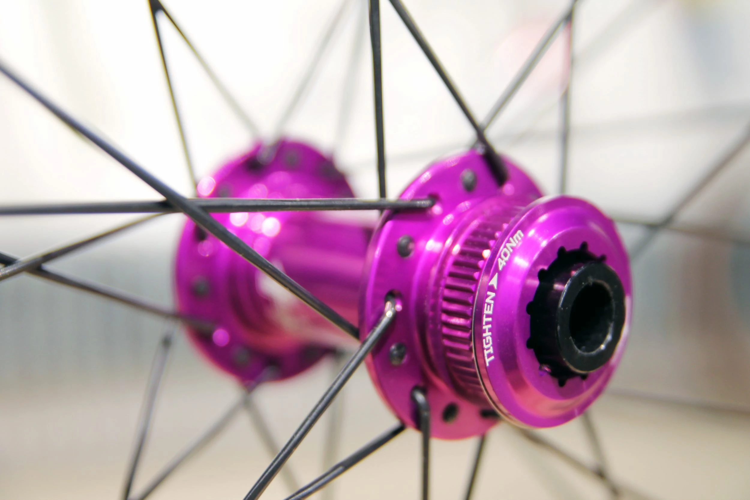 SMParts. Force 45 TLR UD Matt X HOPE RS4 Road 24/24 Loch Laufradsatz, Lila 8 SMParts. Force 45 TLR UD Matt X HOPE RS4 Road 24/24 Loch Laufradsatz, Lila – Bild 8