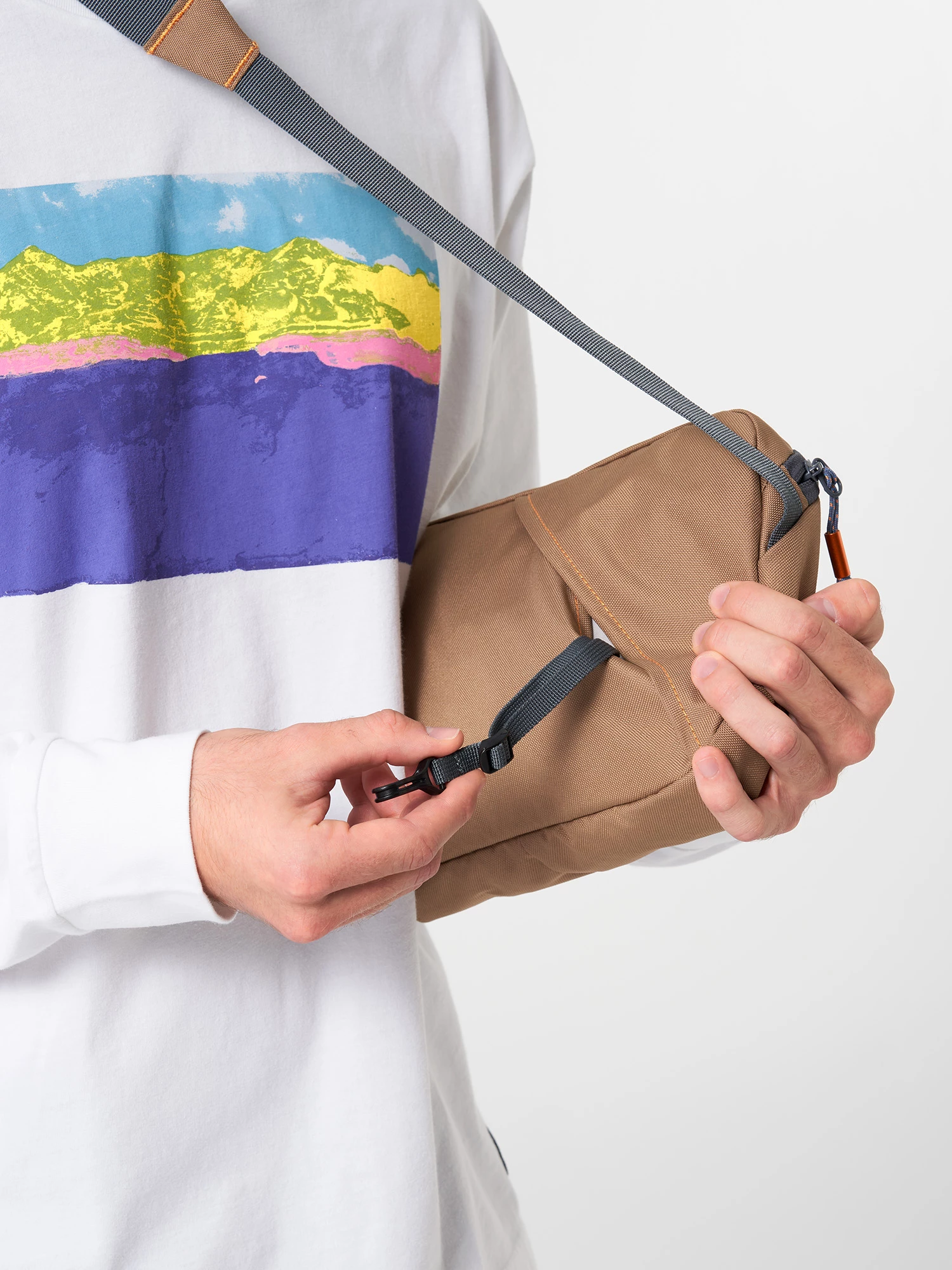 AEVOR Sacoche Bag - California Hike 4 AEVOR Sacoche Bag - California Hike – Bild 4