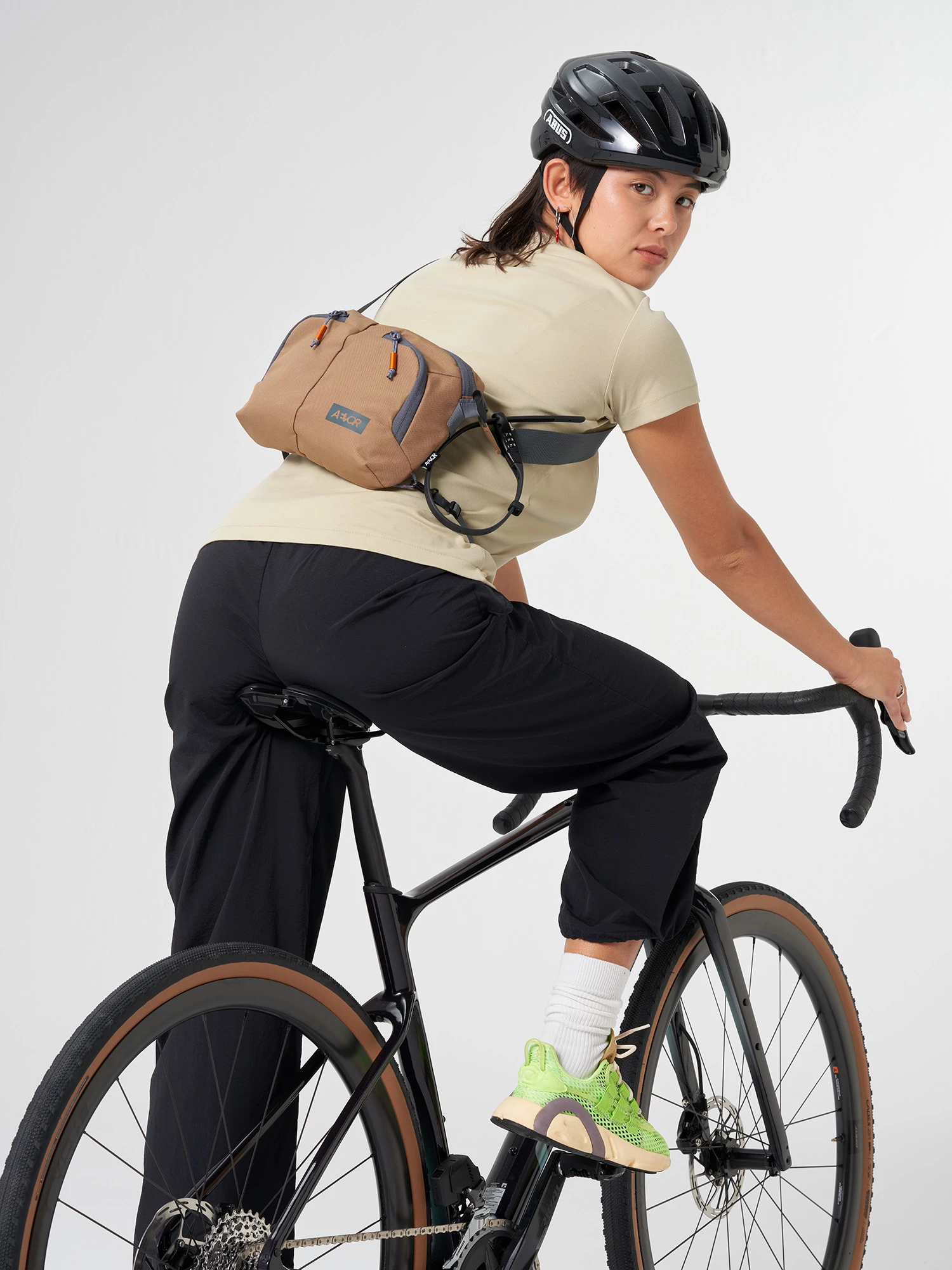 AEVOR Sacoche Bag - California Hike 1 AEVOR Sacoche Bag - California Hike