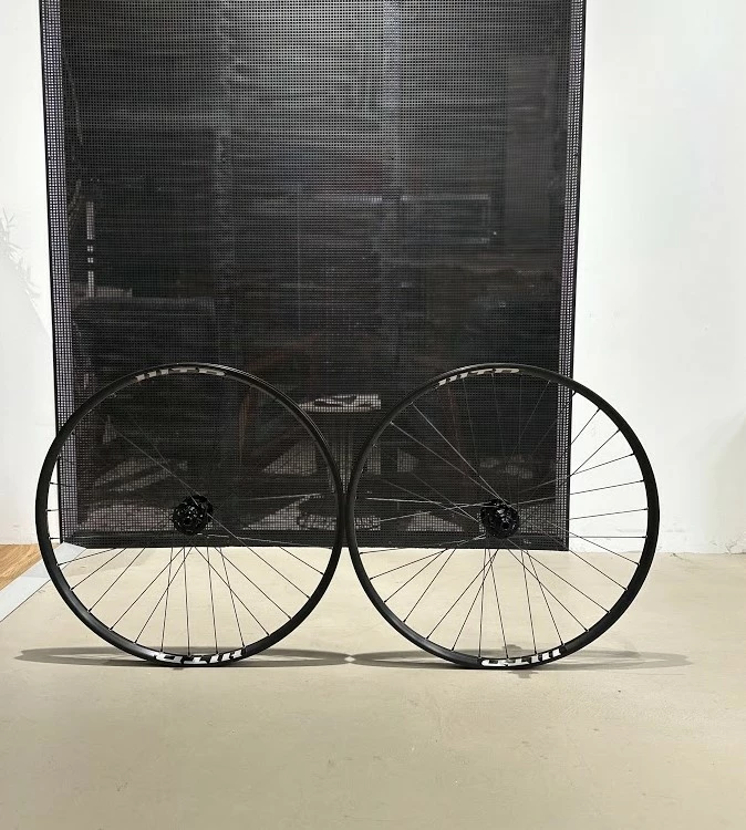 WTB ST I23 Light X Bombtrack 650b / 27.5" Laufradsatz 1 WTB ST I23 Light X Bombtrack 650b / 27.5" Laufradsatz