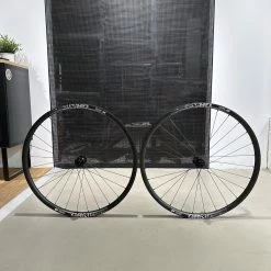 DT-Swiss GR531 X DT-Swiss 350 Road Centerlock Laufradsatz - 28 Loch