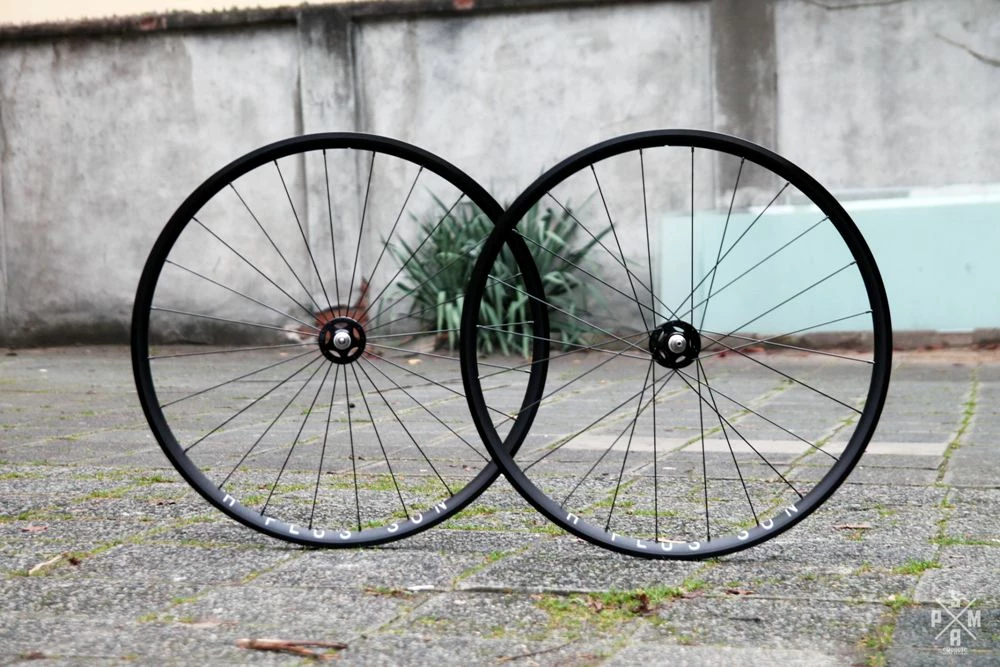 H+Son Archetype X Halo Track Laufradsatz Schwarz, 24/32 Loch