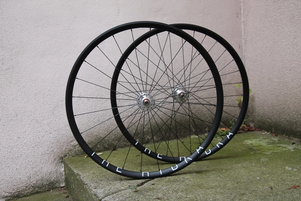 H+Son THE HYDRA X SwiftArt. Boost Track Laufradsatz 32 Loch 1 H+Son THE HYDRA X SwiftArt. Boost Track Laufradsatz 32 Loch