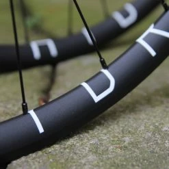 H+Son THE HYDRA X SwiftArt. Boost Track Laufradsatz 32 Loch 17 H+Son THE HYDRA X SwiftArt. Boost Track Laufradsatz 32 Loch -Cyclocross Verkaufsgeschäft H Son Hydra LRS 9