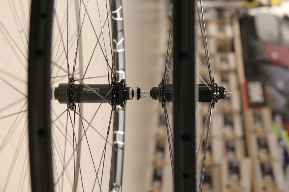 H+Son THE HYDRA X MACK HUBS Low Flange Track Laufradsatz 10 H+Son THE HYDRA X MACK HUBS Low Flange Track Laufradsatz – Bild 10