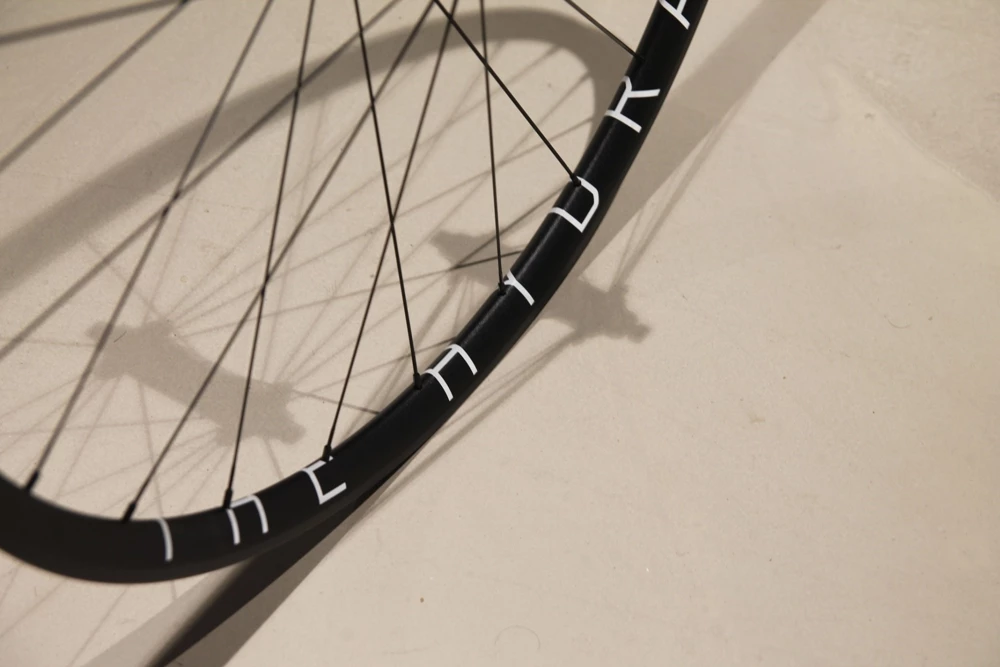 H+Son THE HYDRA X MACK HUBS Low Flange Track Laufradsatz 6 H+Son THE HYDRA X MACK HUBS Low Flange Track Laufradsatz – Bild 6