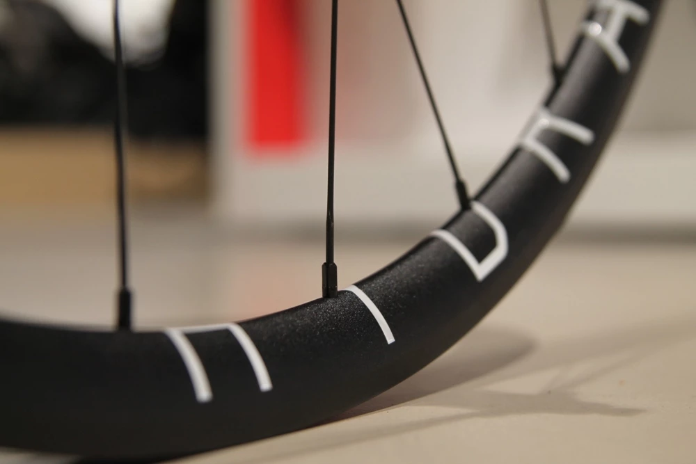 H+Son THE HYDRA X MACK HUBS Low Flange Track Laufradsatz 7 H+Son THE HYDRA X MACK HUBS Low Flange Track Laufradsatz – Bild 7