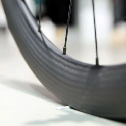 SMParts. Force 45, T700 Clincher TLR Carbon Felge 3K Twill Weave, 700c 28" -Cyclocross Verkaufsgeschäft SMP Force45 Carbonfelge 3K 6