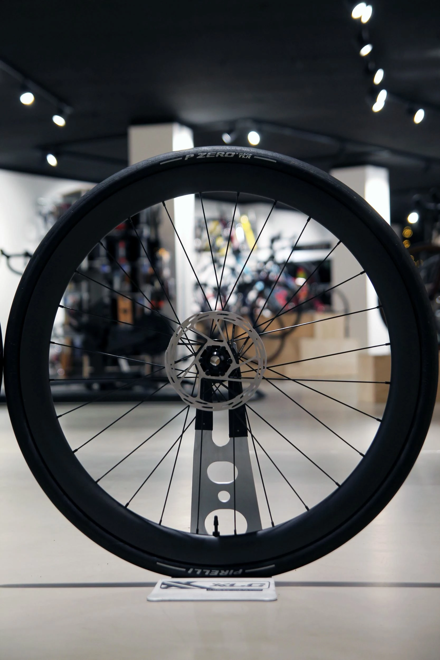 SMParts. Force 45, T700 Clincher TLR Carbon Felge UD Matt, 700c 28" 6 SMParts. Force 45, T700 Clincher TLR Carbon Felge UD Matt, 700c 28" – Bild 6