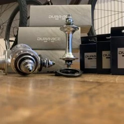 Shimano Dura Ace Track Low Flange Hinterradnabe - NJS Bahnnabe / HB-7710 -Cyclocross Verkaufsgeschäft Shimano DA NJS Bahnnabe 2 9618 2