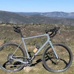 OPEN Cycle OPEN WI.DE Gravel Bike Komplettrad / SRAM Force / Eagle AXS, ENVE Parts 650b/27.5" - Grey