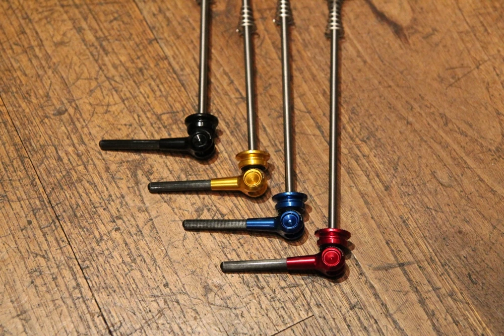 SMParts. SM-Parts Schnellspanner Mit Titanachse Und Carbonhebel - Set 3 SMParts. SM-Parts Schnellspanner Mit Titanachse Und Carbonhebel - Set – Bild 3