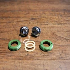 SMParts. SM-Parts Kurbelabdeckschrauben Flach Aluminium -Cyclocross Verkaufsgeschäft smp kurbelabdeckschrauben gruen