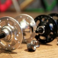 SMParts. SM-Parts Track Hochflansch Vorderradnabe -Cyclocross Verkaufsgeschäft smp track front hub 2