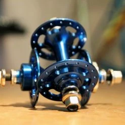 SMParts. SM-Parts Track Hochflansch Vorderradnabe -Cyclocross Verkaufsgeschäft smp track hub blue 2